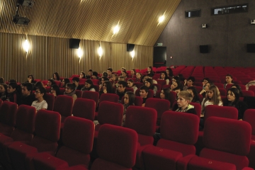CU LICEENII LA FILM. Cum crește viitoarea generatie de cinefili. Programul "Educatie prin imagine"