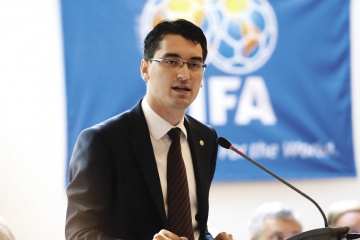 Razvan Burleanu, presedinte FRF: "M-am nascut cu fotbalul in casa"